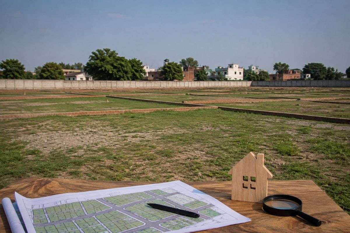 Residential Plot in Loni