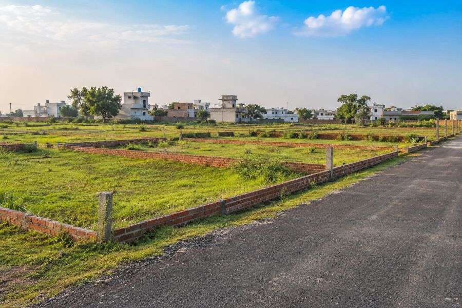 ₹20–30 Lakh Plot in Chhapraula