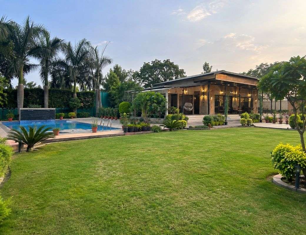 Farmhouses in Noida